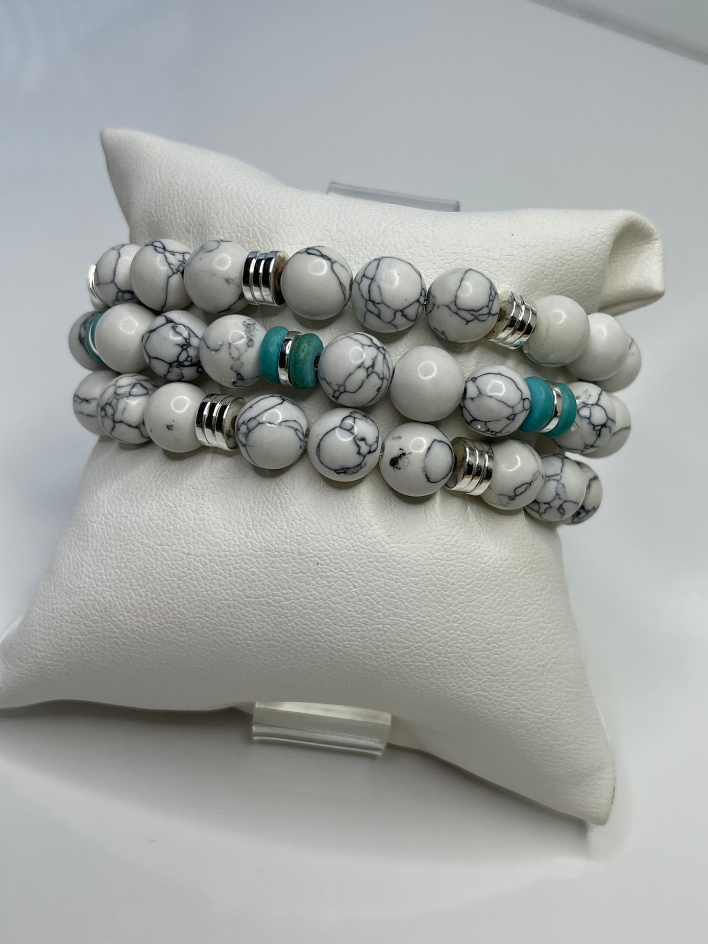 Blue agate / Howlite beaded bracelet silver (set of 3)