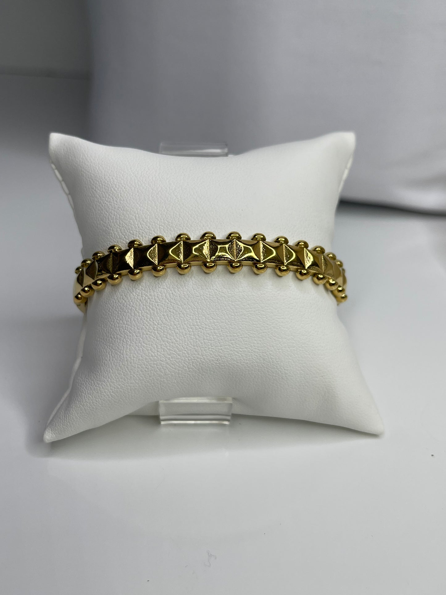 Kenidy Gold Bangle Bracelet/ Stackable Bangle Arm Candy