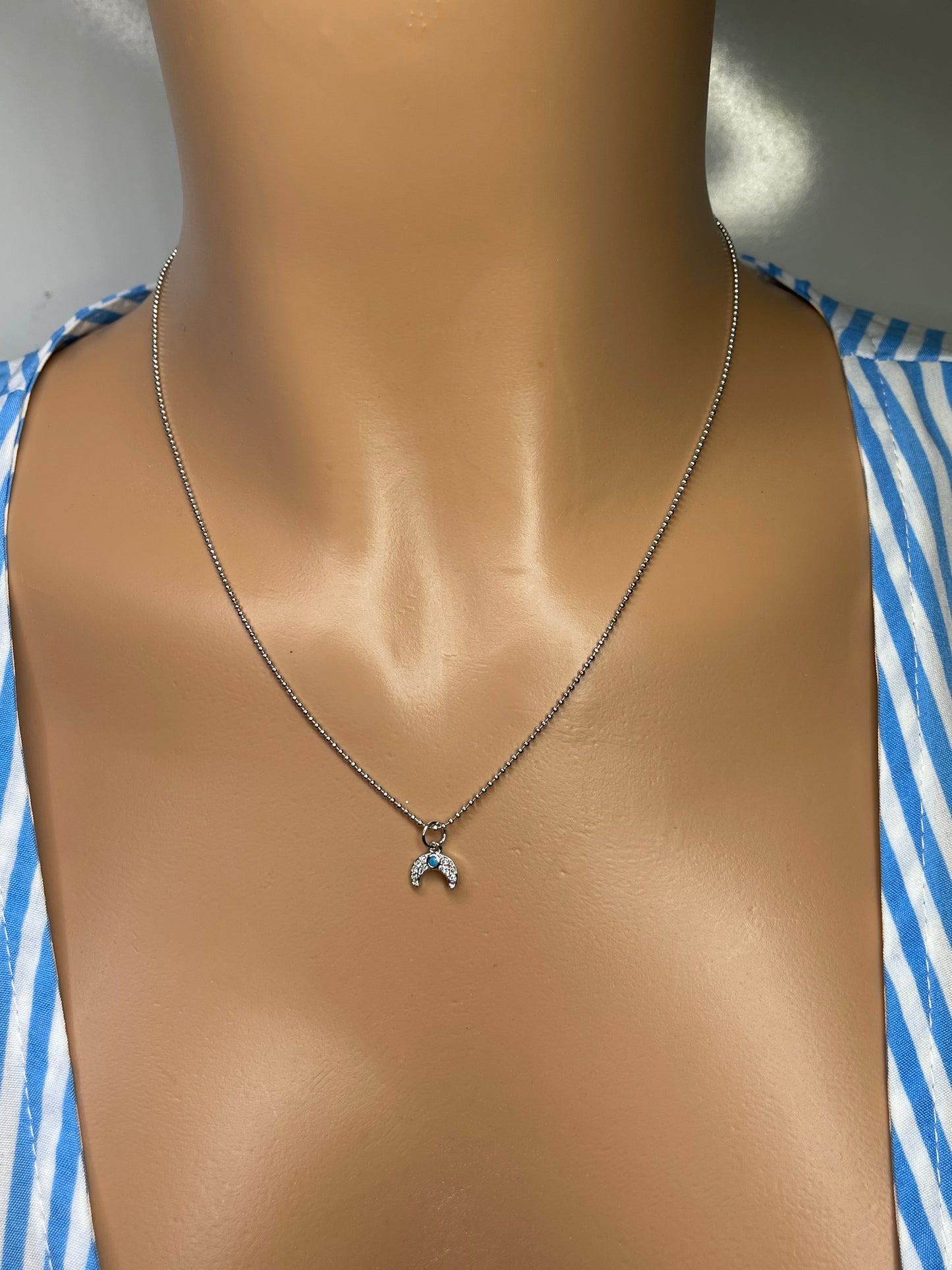 Dainty silver necklace