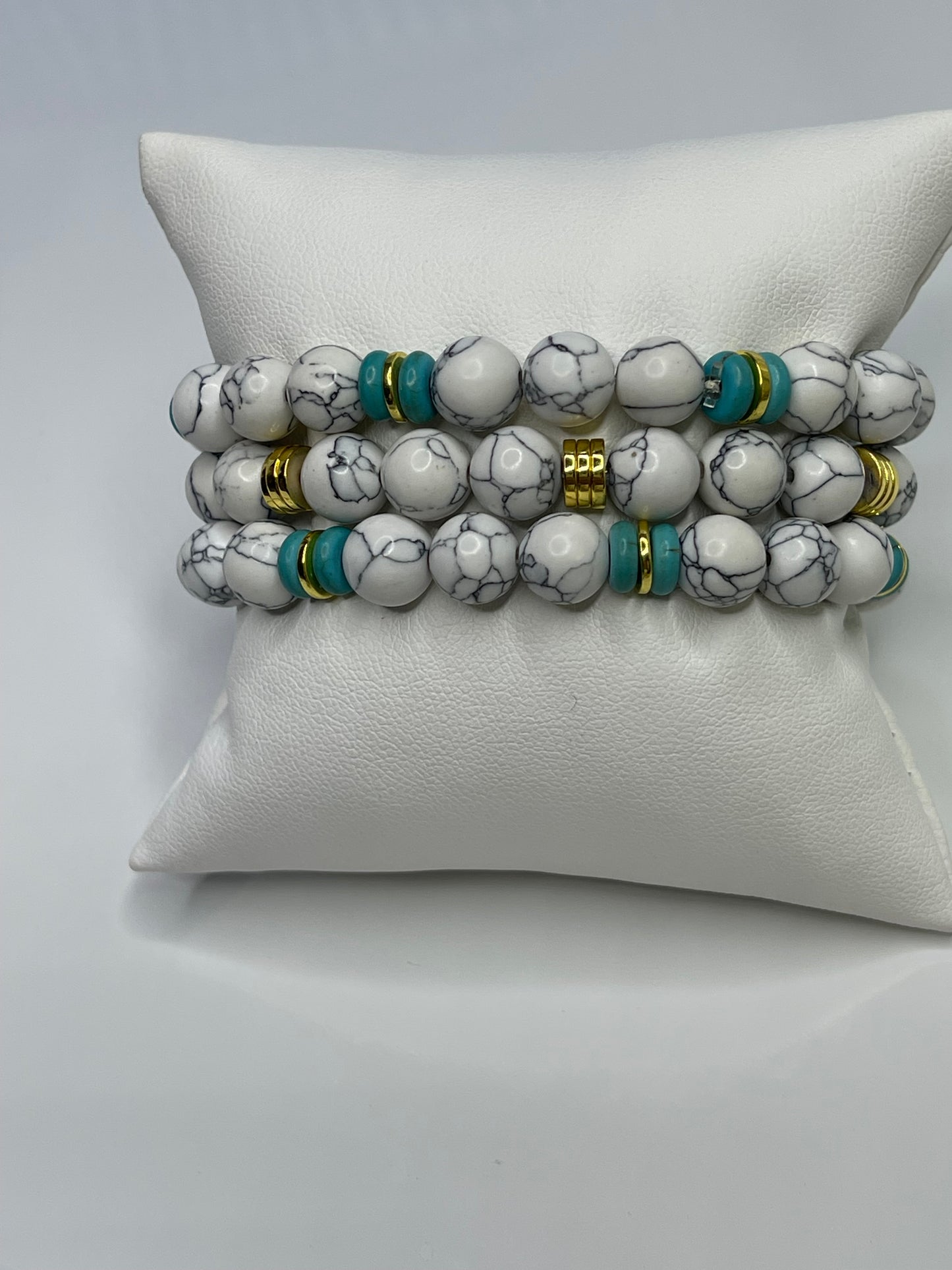 Turquoise Howlite beaded bracelet (set of 3)