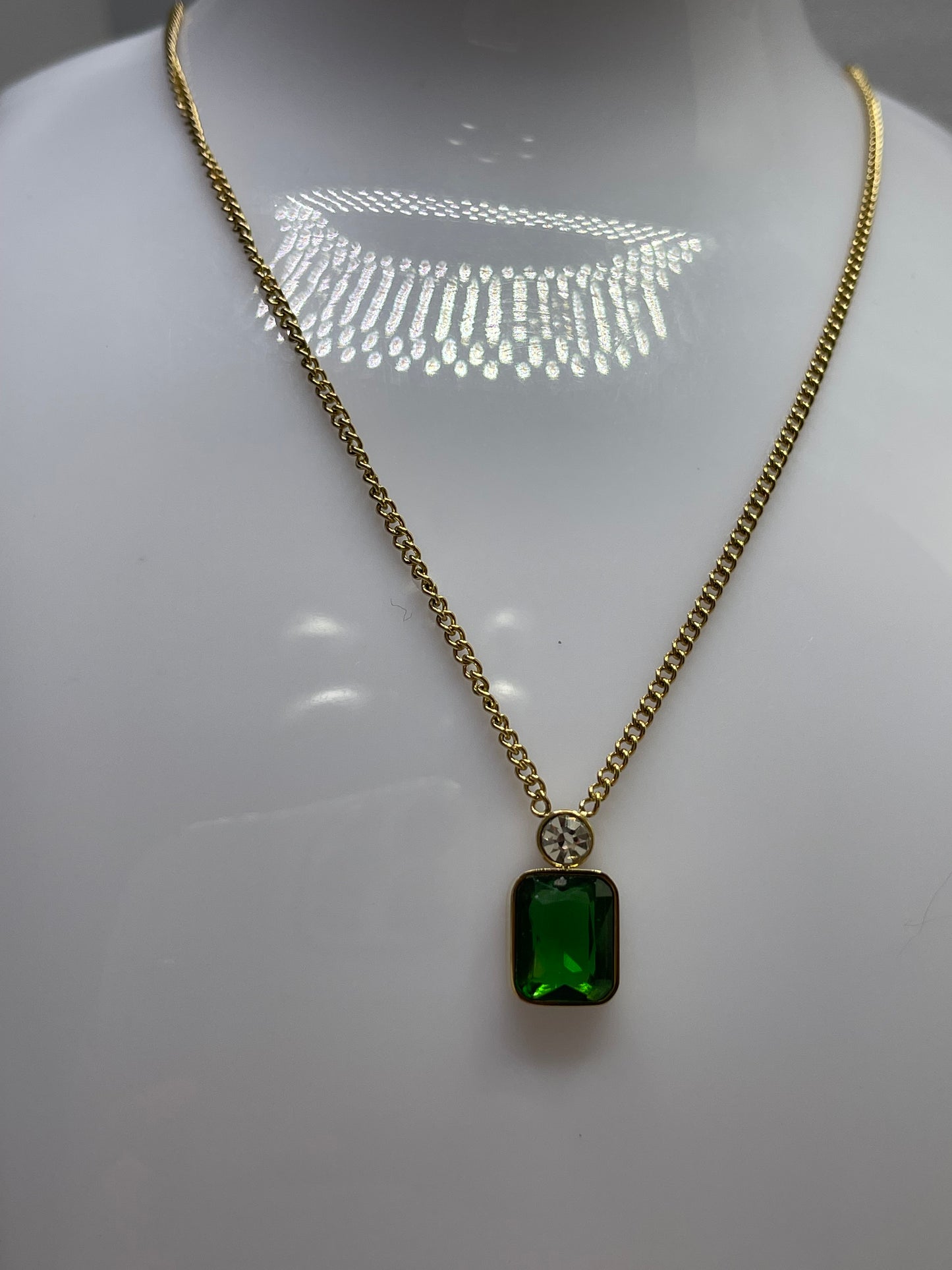 Green crystal pendant Necklace