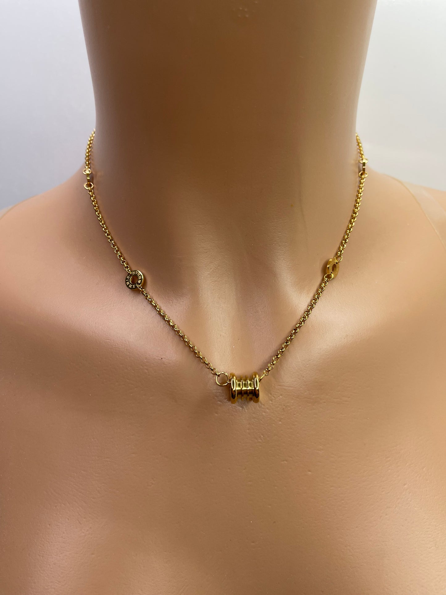 Dainty gold Necklace