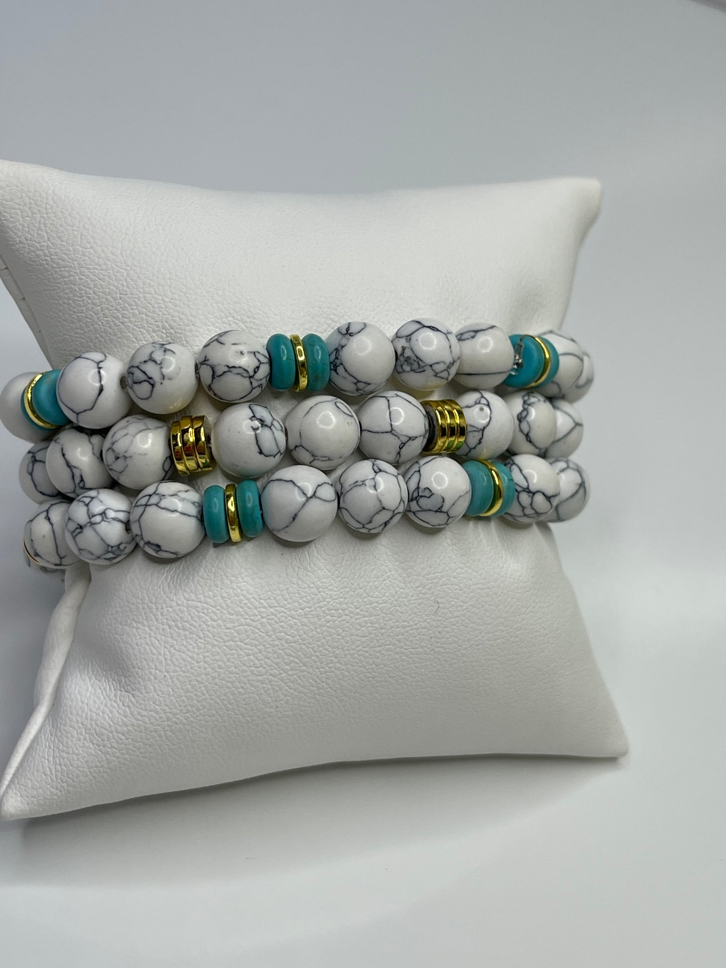 Turquoise Howlite beaded bracelet (set of 3)