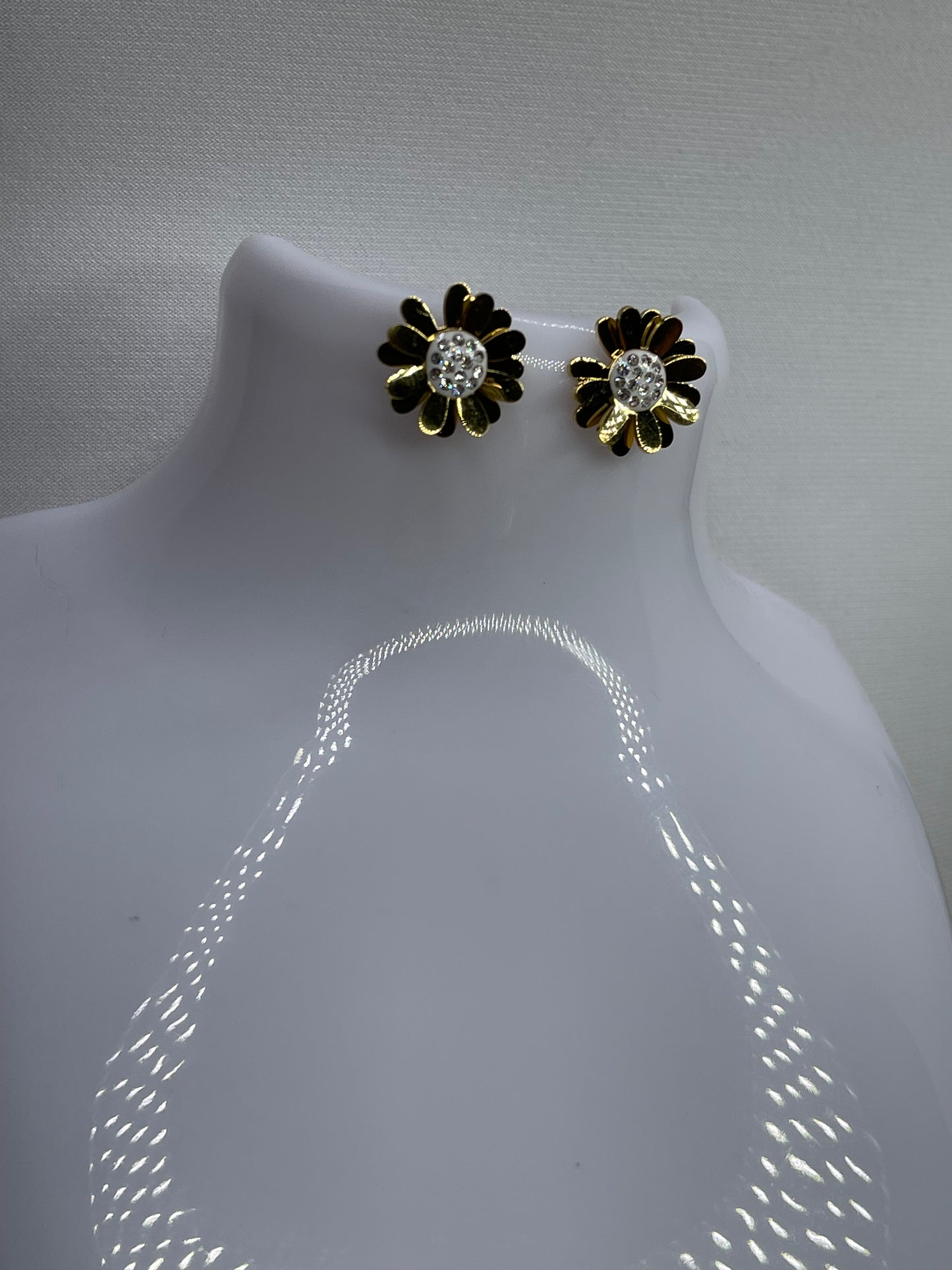 Daisy Crystal Gold earrings Stainless steel earrings