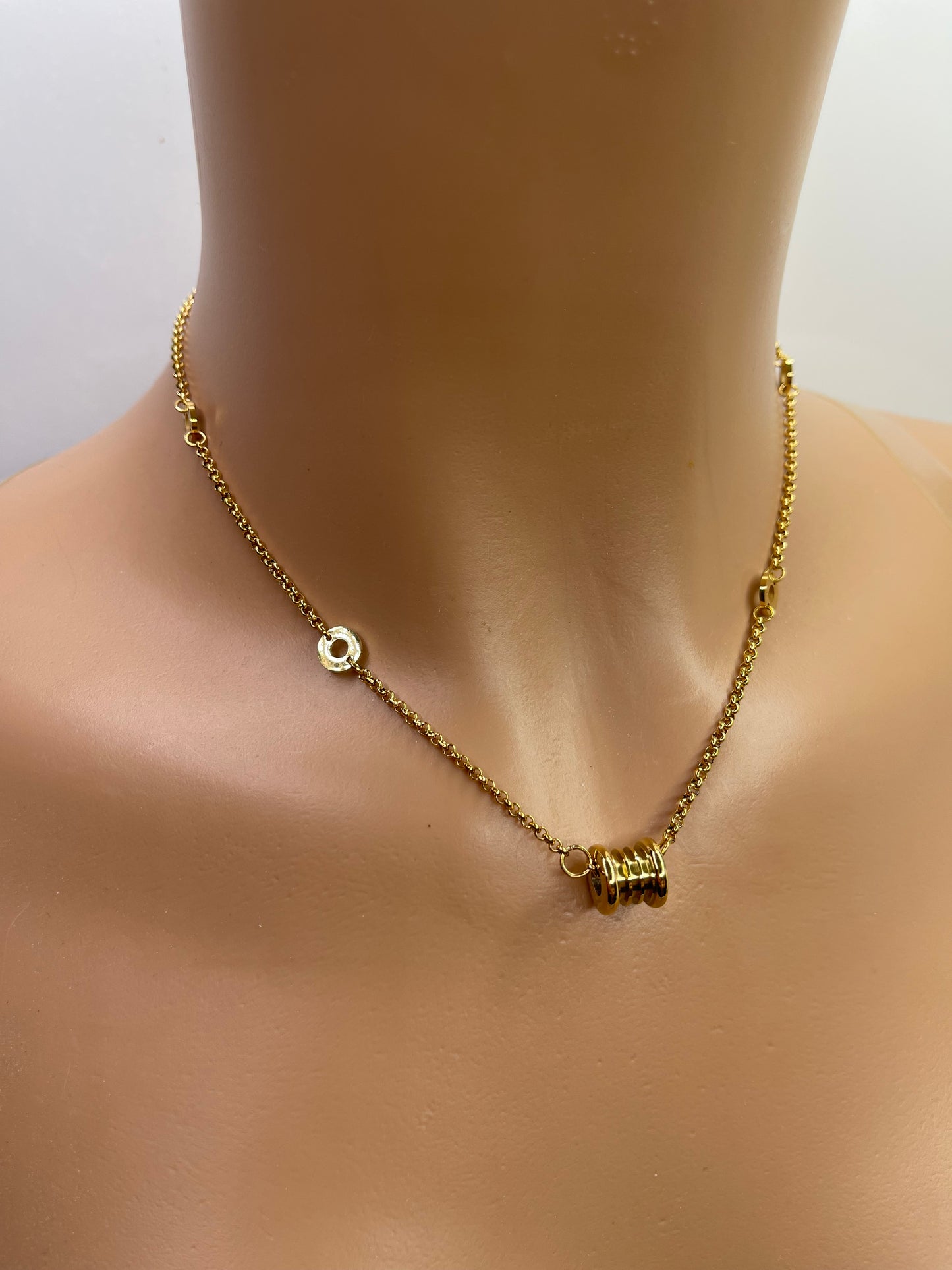 Dainty gold Necklace