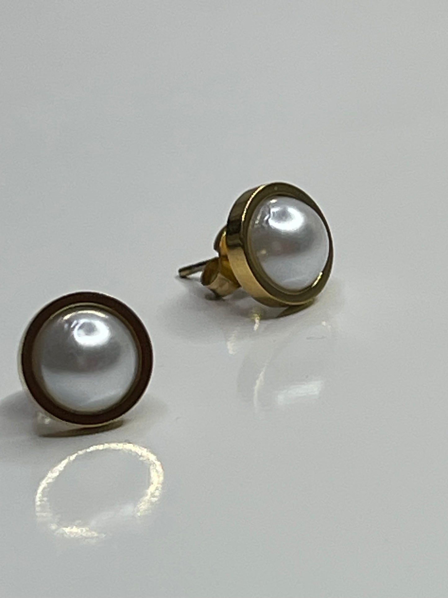 Gold Pearl stud earrings Stainless steel earrings