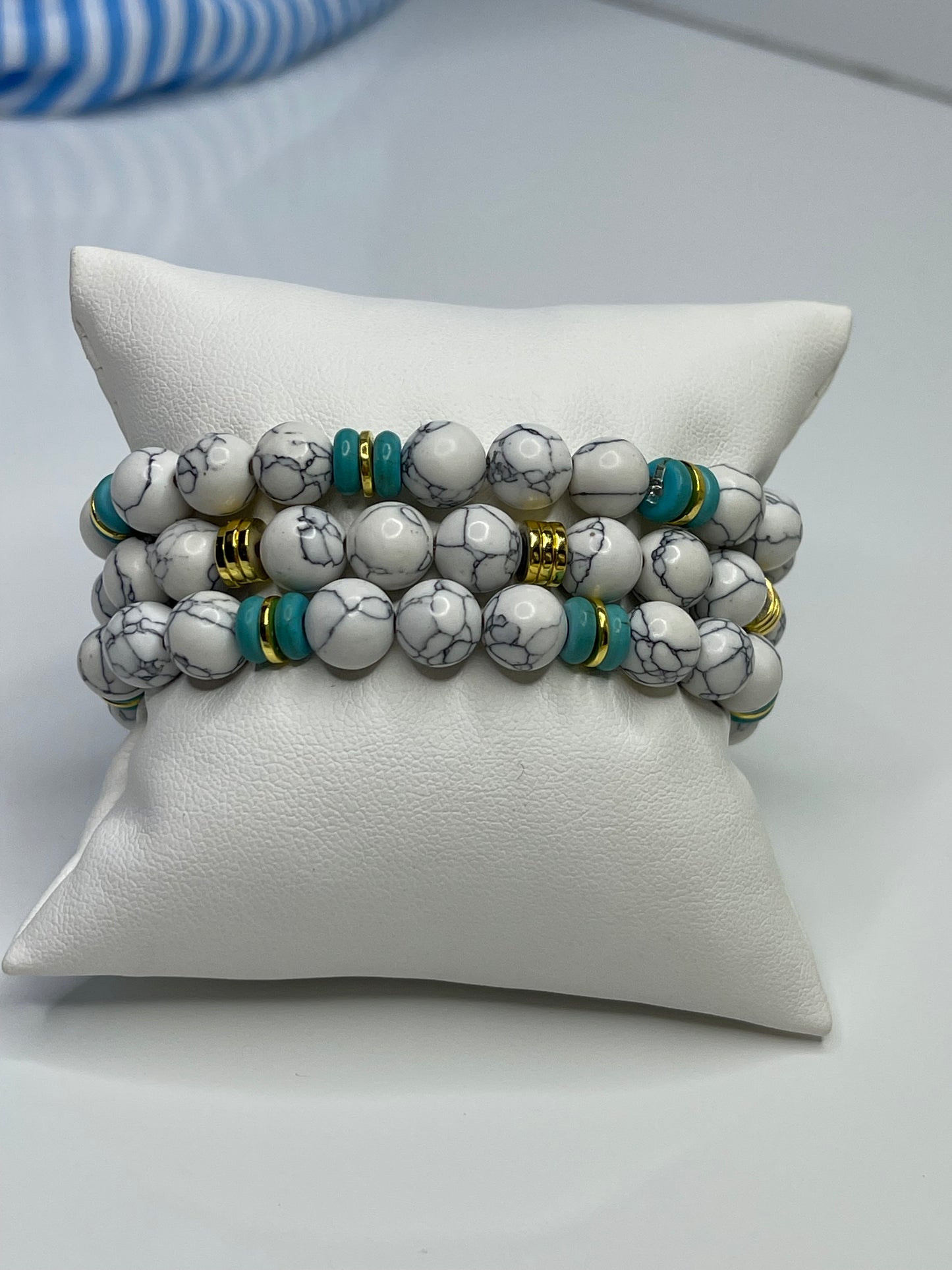 Turquoise Howlite beaded bracelet (set of 3)