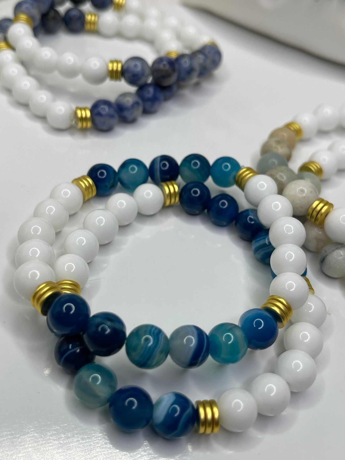 Blue agate white mountain jade beaded bracelet