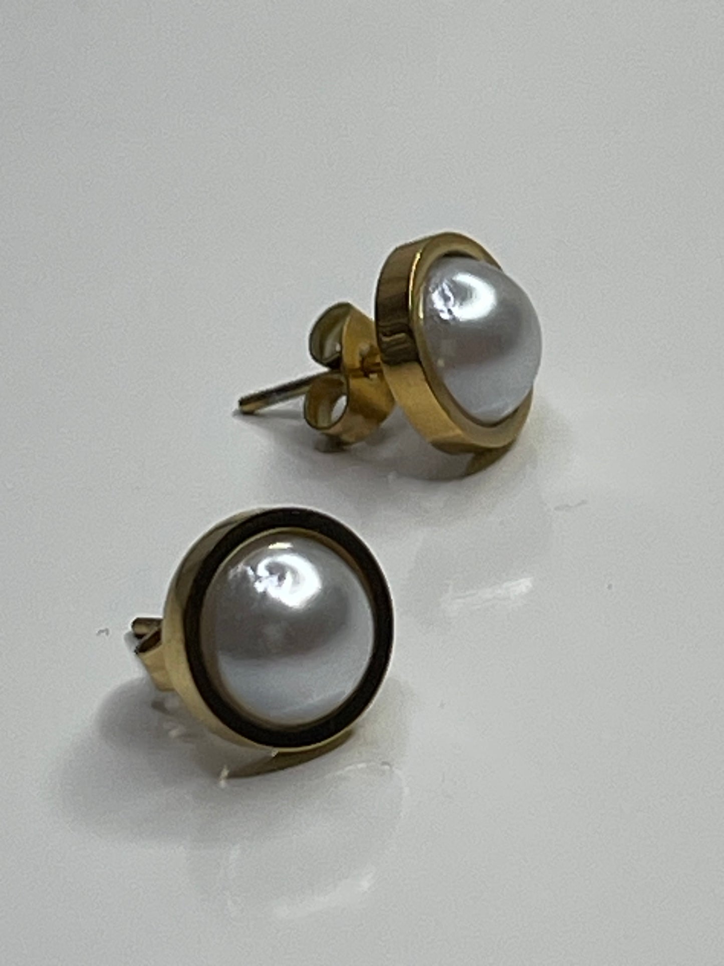 Gold Pearl stud earrings Stainless steel earrings