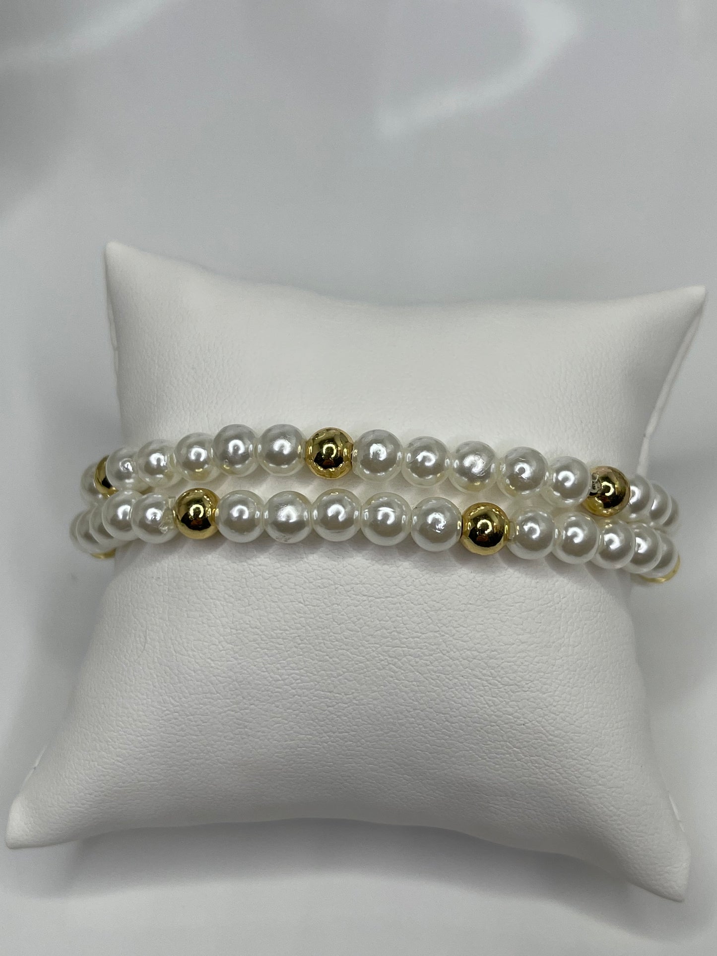 Pearl Bracelet with Gold 18 karat accent