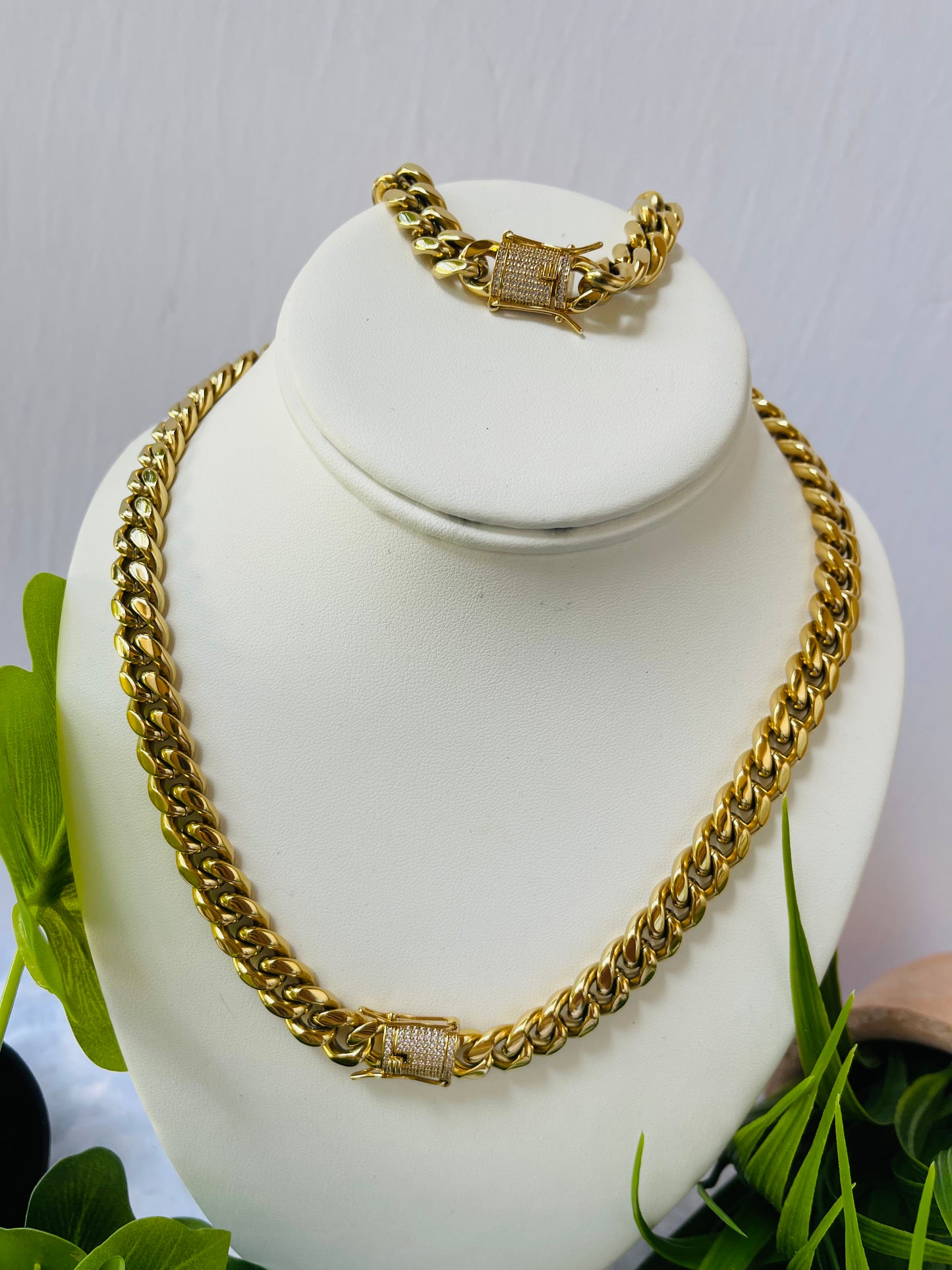 Cuban Link 14 karat Gold plated Necklace Set bracelet