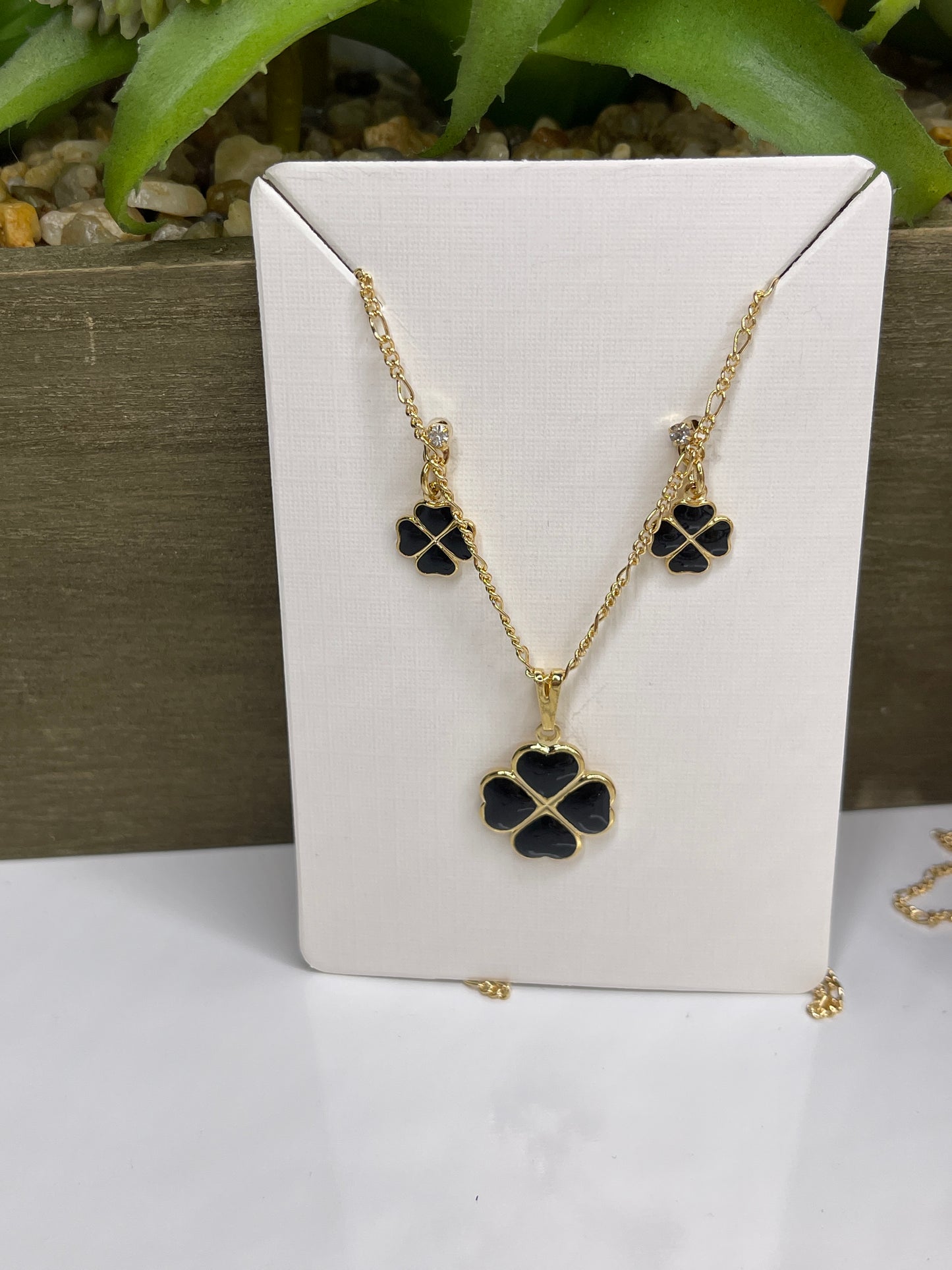 Clover Necklace Set (Multi color)