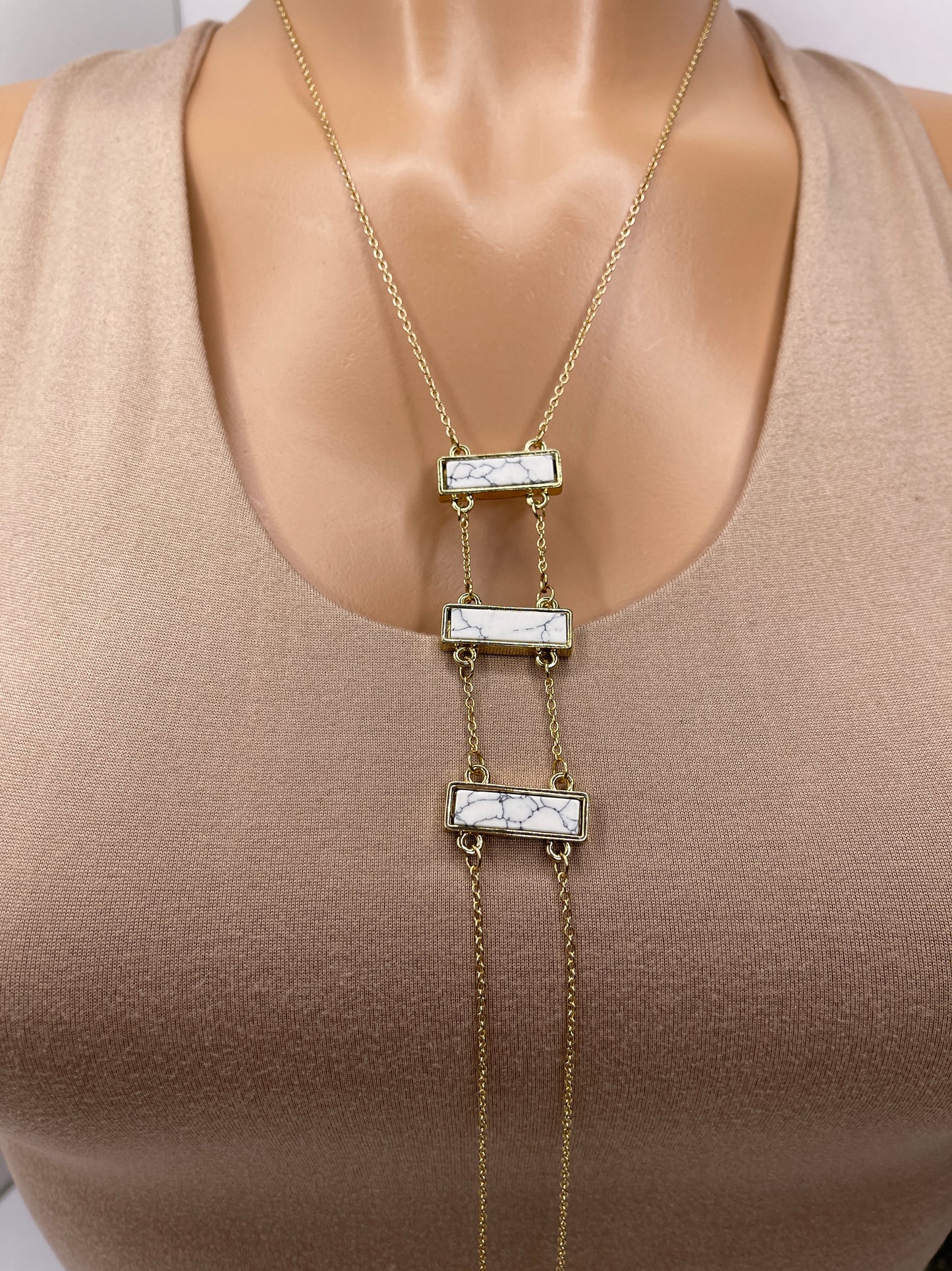 White Fashion Necklace