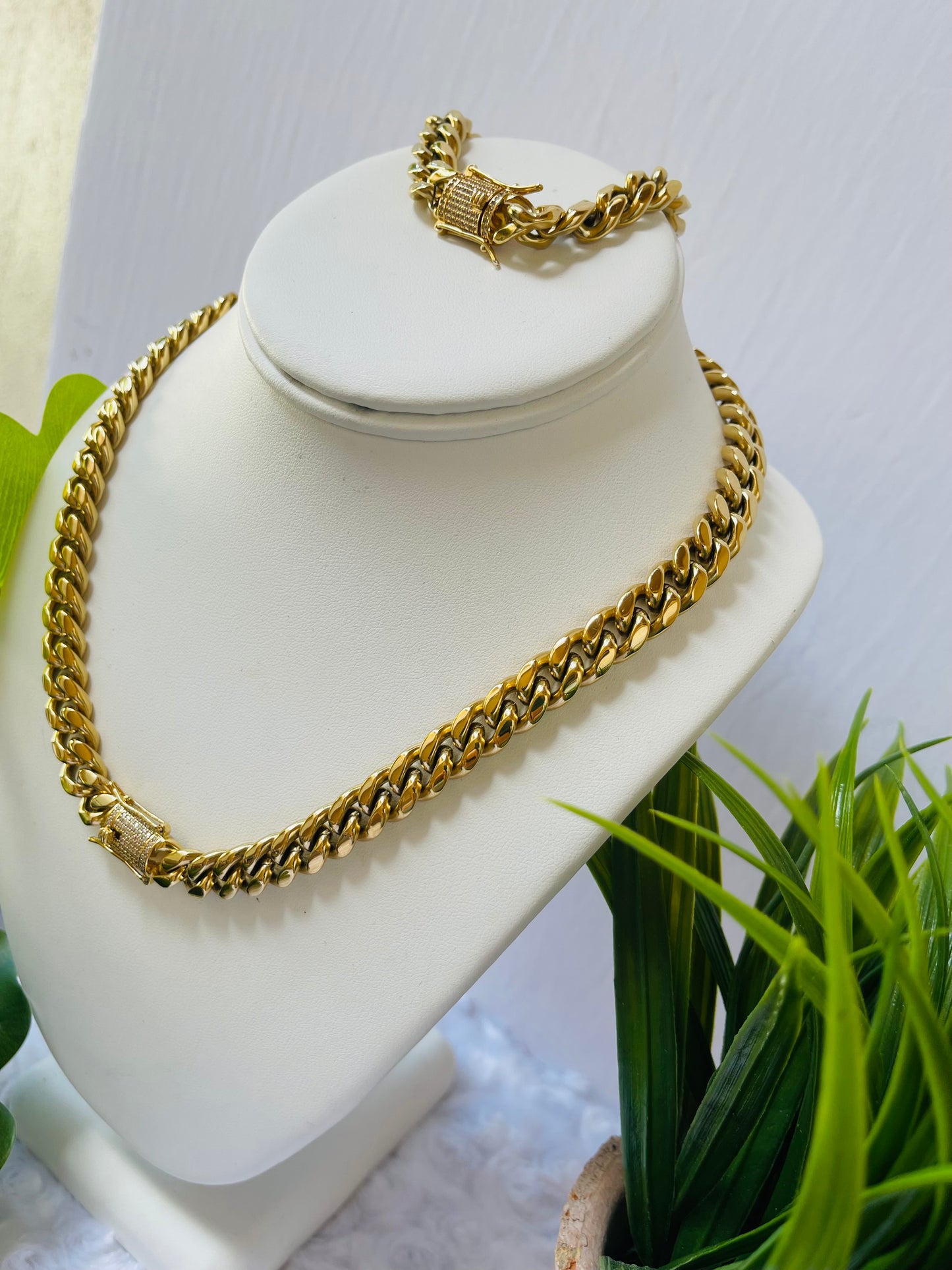 Cuban Link 14 karat Gold plated Necklace Set bracelet