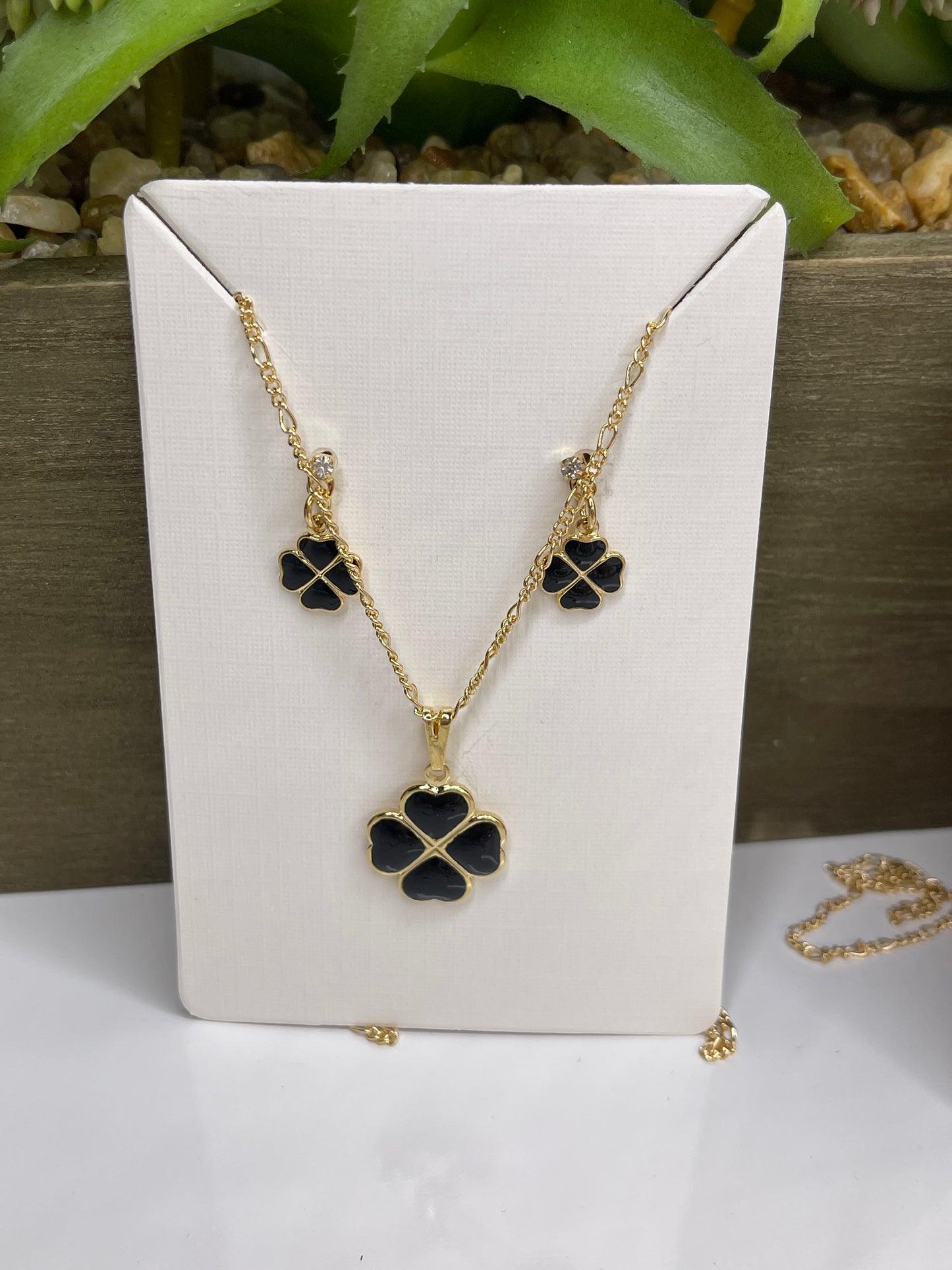 Clover Necklace Set (Multi color)