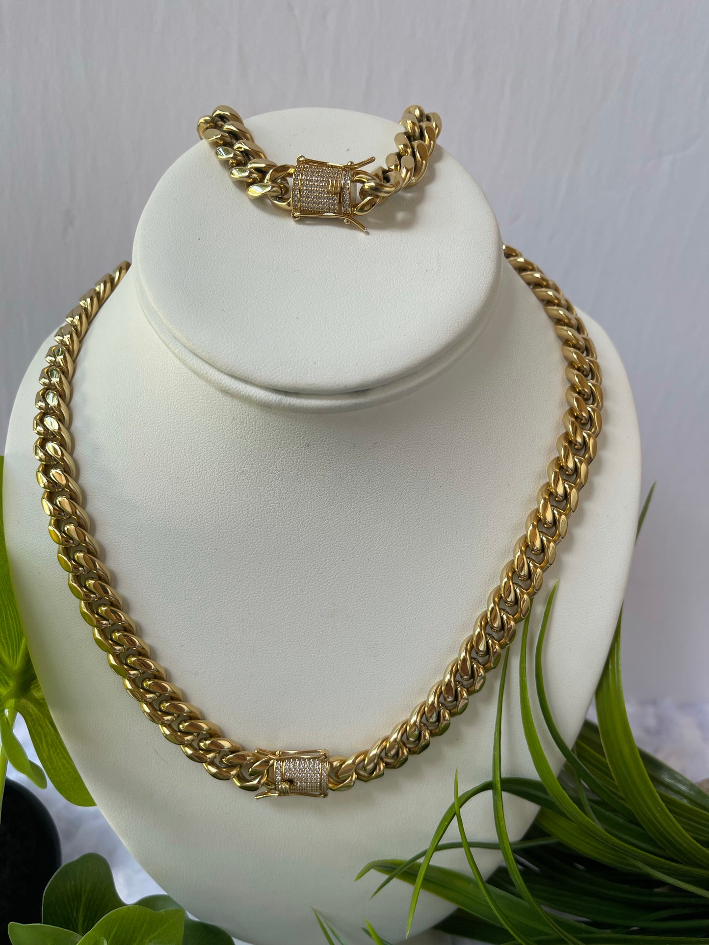 Cuban Link 14 karat Gold plated Necklace Set bracelet