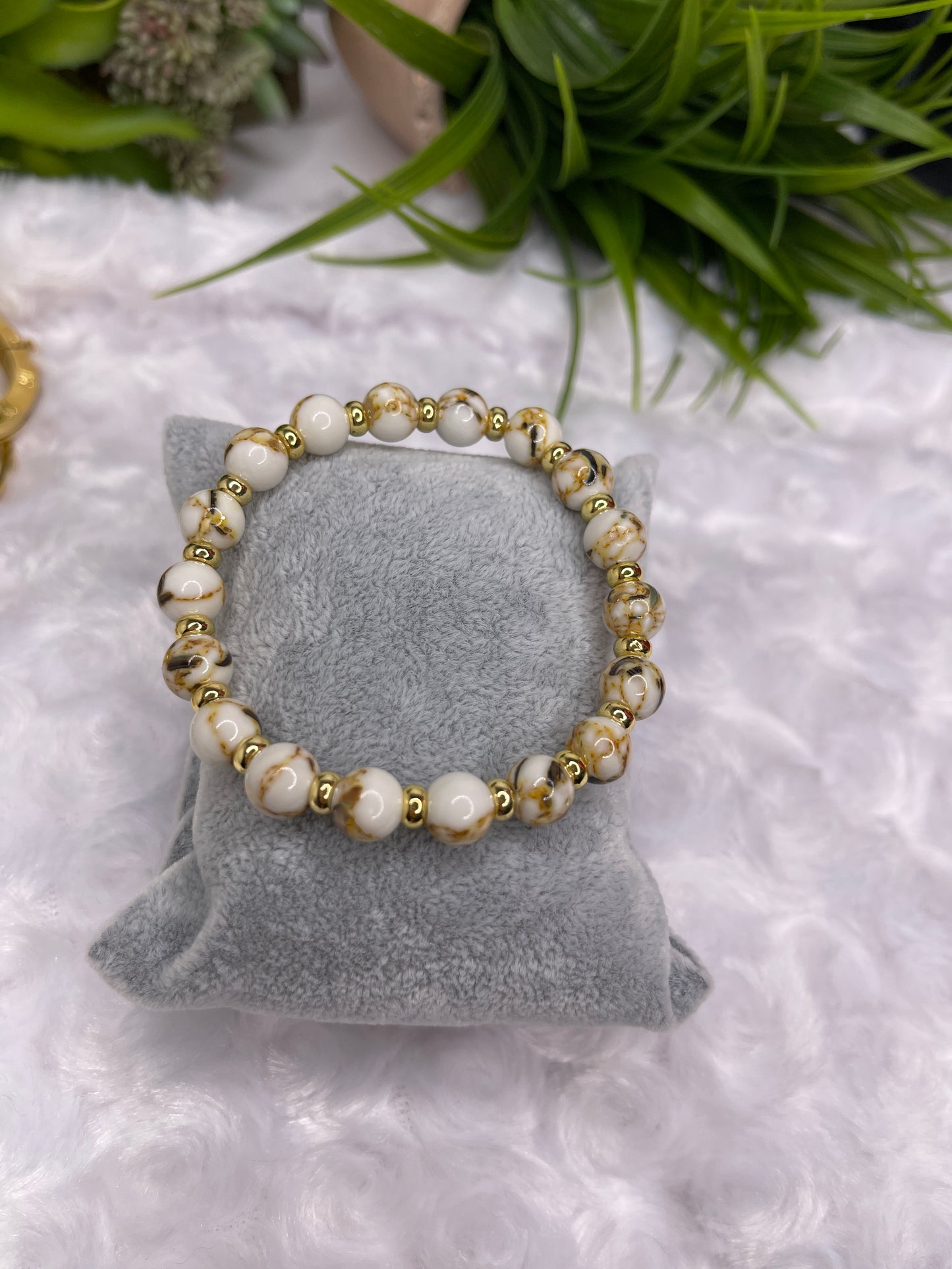 Sassy Agate white and Gold Beaded 18k stretch Bracelets