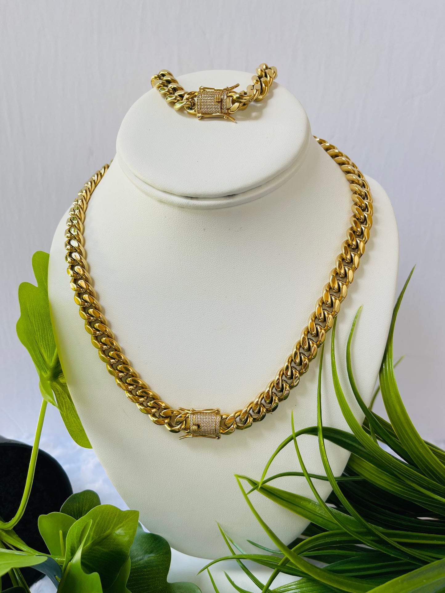 Cuban Link 14 karat Gold plated Necklace Set bracelet