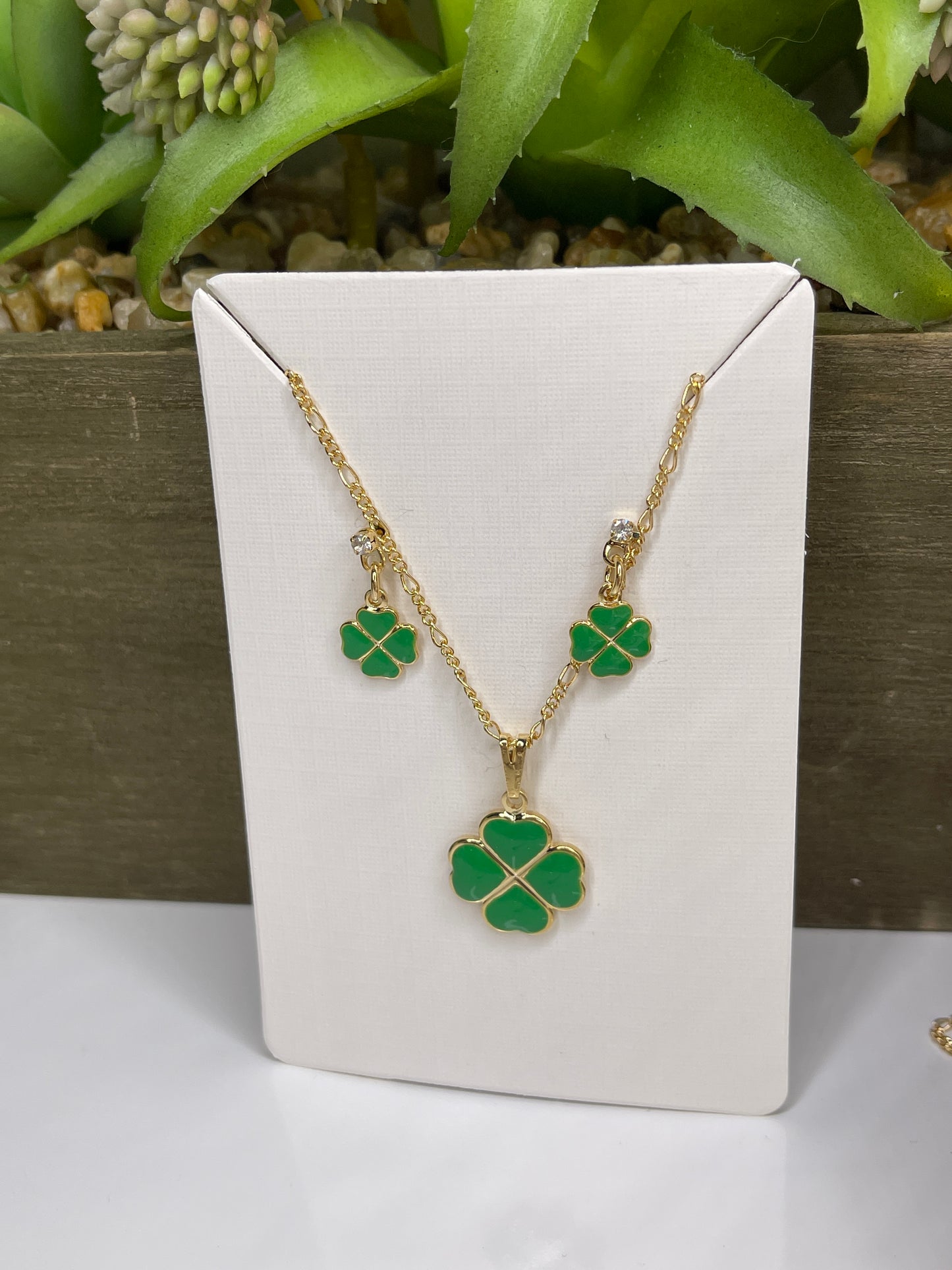 Clover Necklace Set (Multi color)